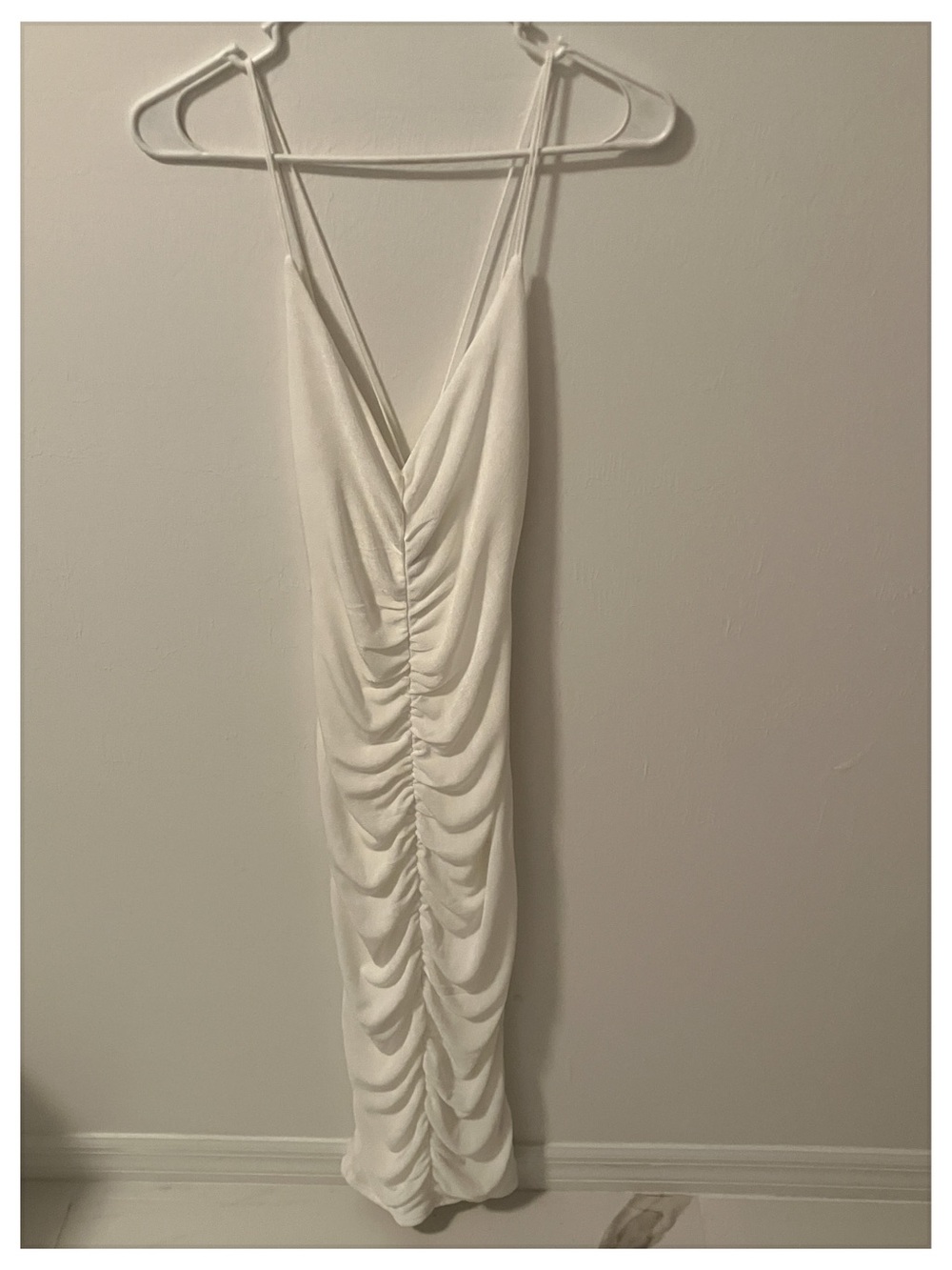 SER.O.YA White Ruched V-Neck Dress